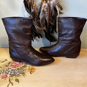 Vintage Carriage Court Brown Leather Boots
